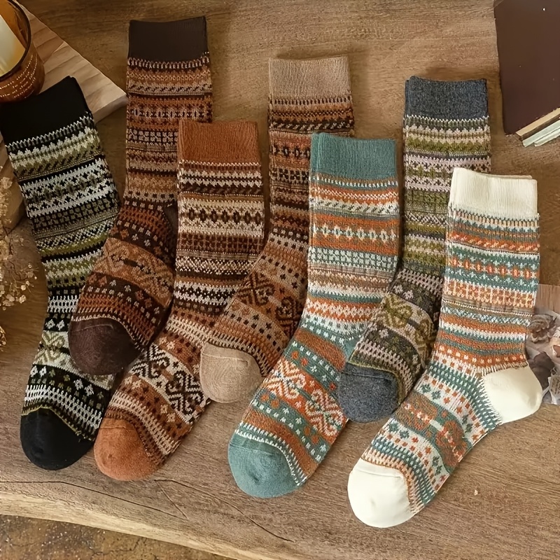 Winter Ethnic Fashion For Women - Retro-7-Farben-Socken in der Mitte der Wade