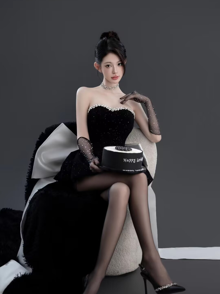 Ethnic Fashion Studio - Elegantes schwarzes Fotografie-Kostüm für persönliche Fotoshootings
