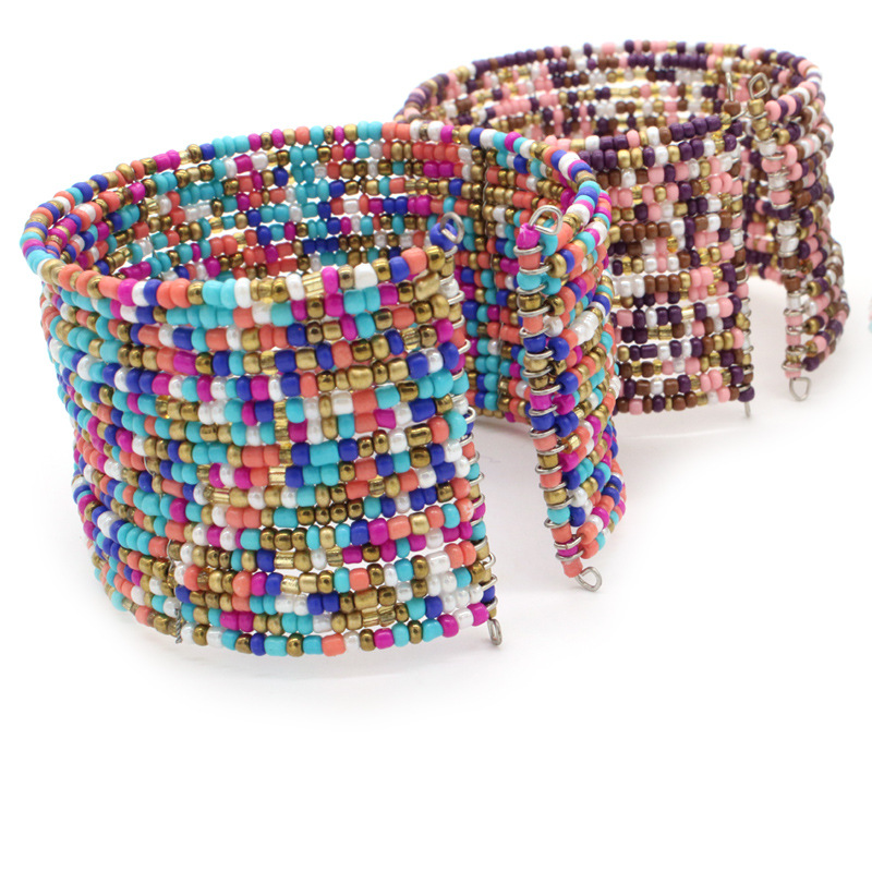 Handgefertigtes Perlenarmband  – Ethnic Fashion Photography Bewertung und Preis