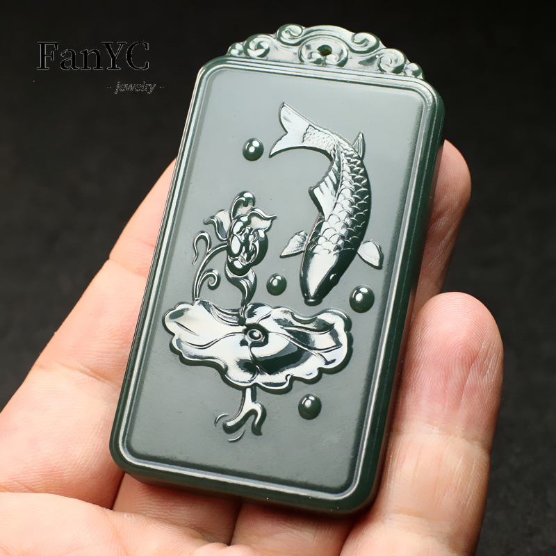 Natürliche Hetian Jade Qingyu  – Ethnic Fashion For Men Bewertung und Preis